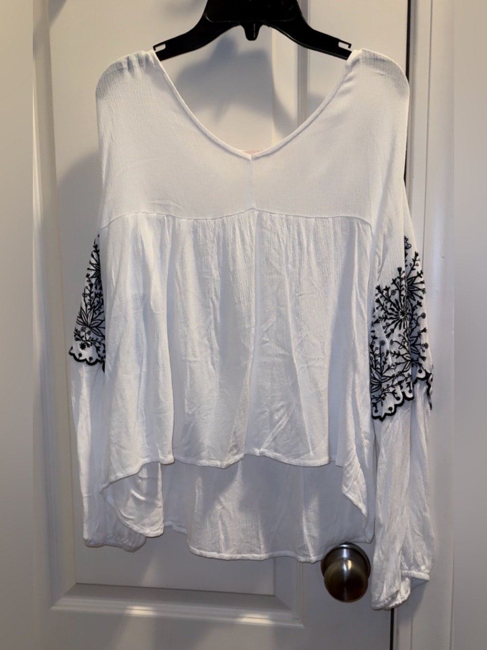 miami White Boho V-Neck Tunic with Black Sleeve Embroidery